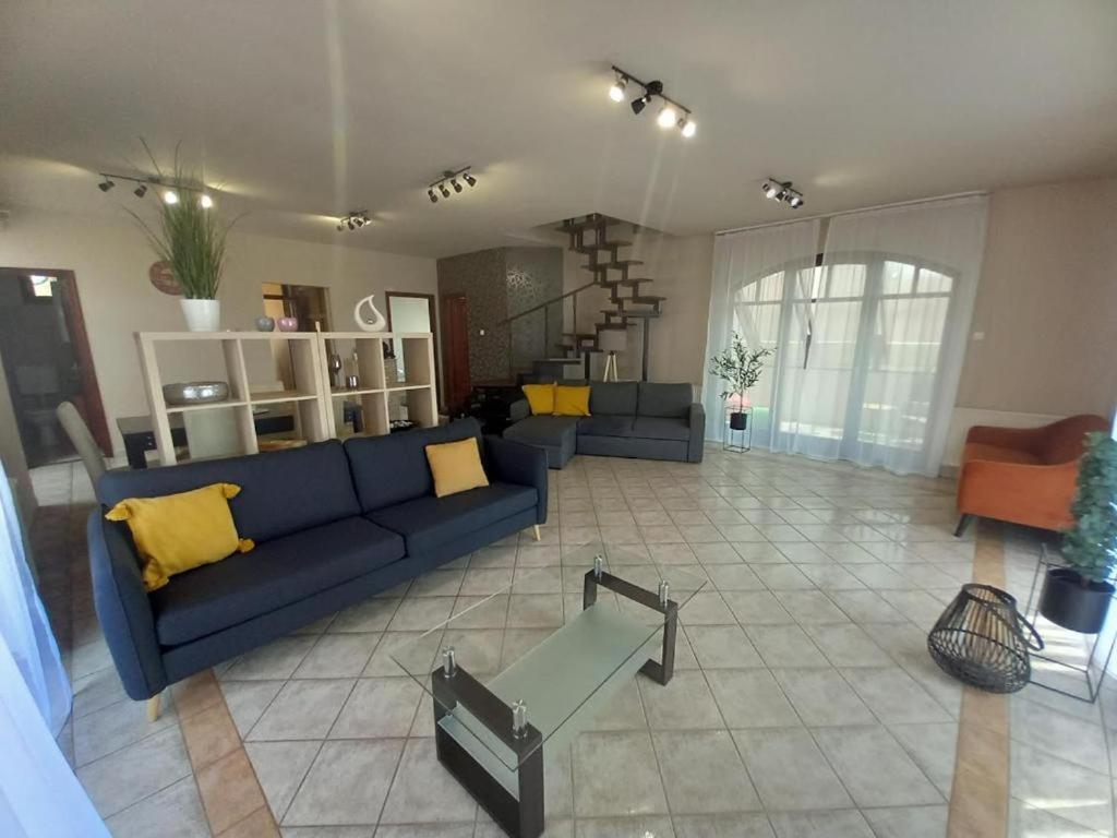 Lujza Apartman Goedoello公寓 外观 照片